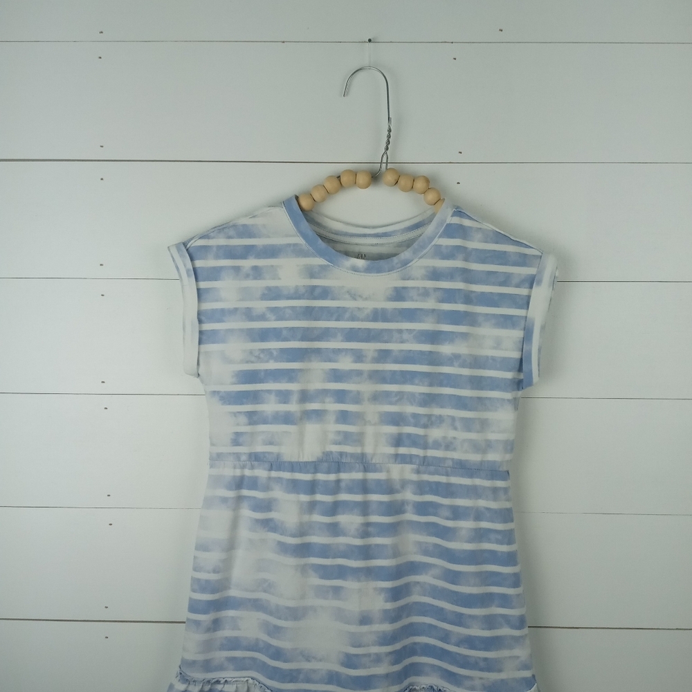 Gap Kids girls size M white with blue faded stripe ruffled hem straight sleeve